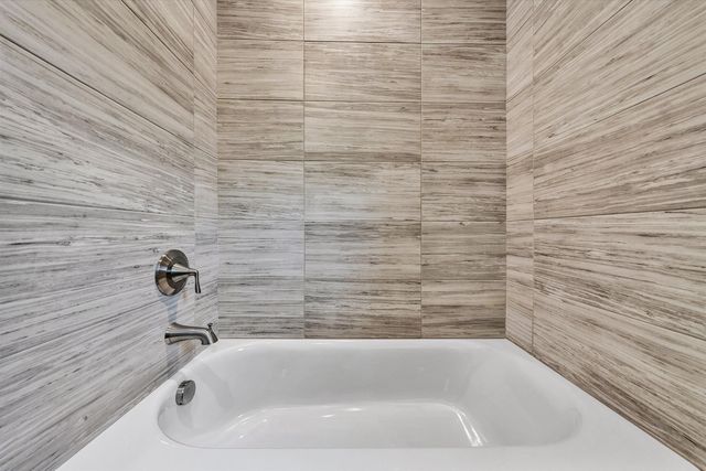 1112 Coves End RD, Huddleston, VA 24104