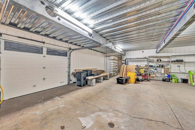 1112 Coves End RD, Huddleston, VA 24104