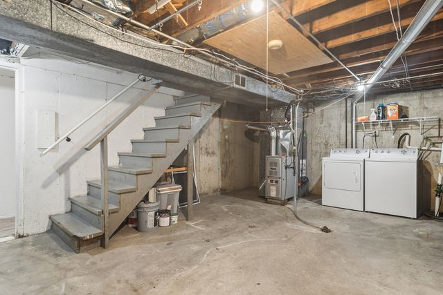 1058 N Boxwood Drive A, Mount Prospect, IL 60056