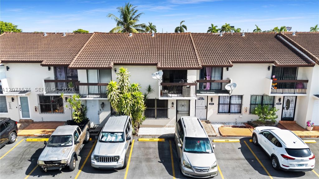 2093 W 54th Ter 38, Hialeah, FL 33016