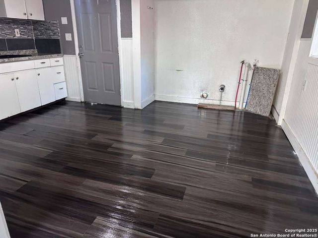 5134 hillburn, San Antonio, TX 78242