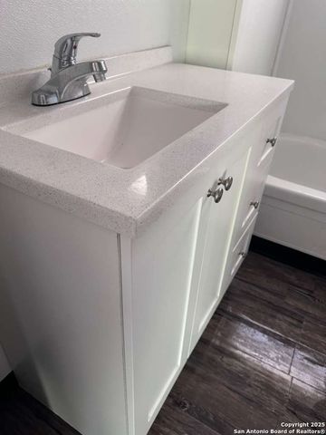 5134 hillburn, San Antonio, TX 78242