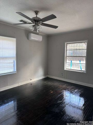 5134 hillburn, San Antonio, TX 78242