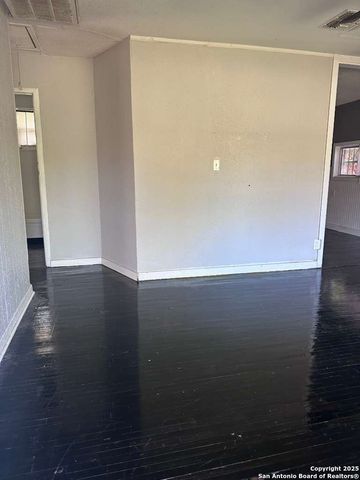 5134 hillburn, San Antonio, TX 78242