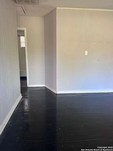 5134 hillburn, San Antonio, TX 78242