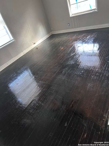 5134 hillburn, San Antonio, TX 78242