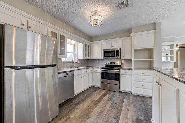 405 N Park Place, Guthrie, OK 73044