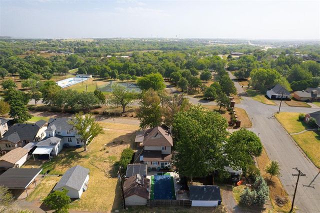 405 N Park Place, Guthrie, OK 73044