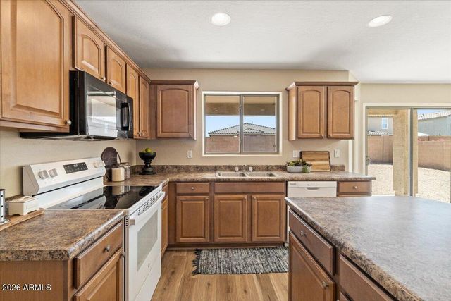 1852 N DESERT WILLOW Street, Casa Grande, AZ 85122