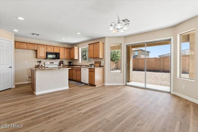 1852 N DESERT WILLOW Street, Casa Grande, AZ 85122
