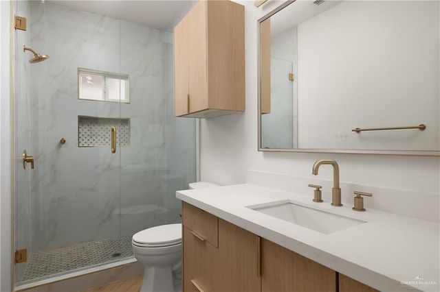 2220 N Revolution Street, Edinburg, TX 78541