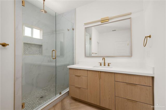 2220 N Revolution Street, Edinburg, TX 78541