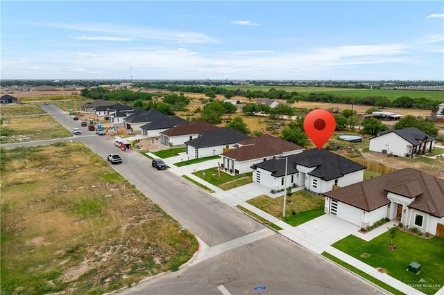 2220 N Revolution Street, Edinburg, TX 78541