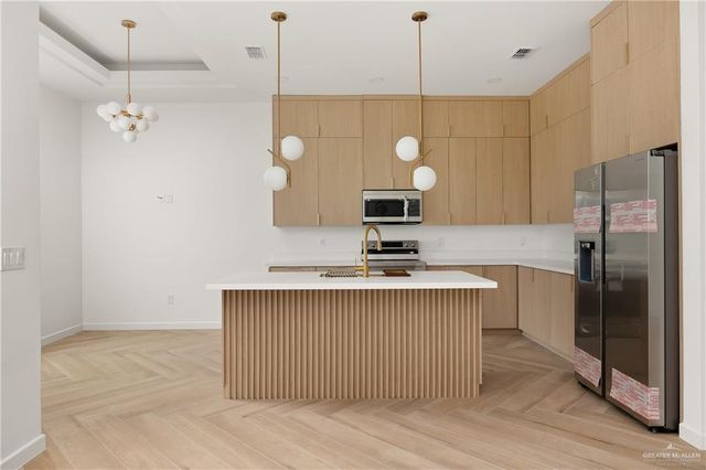 2220 N Revolution Street, Edinburg, TX 78541