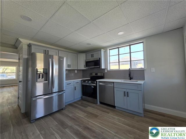 12 Craigie Street, Palmer Twp, PA 18045