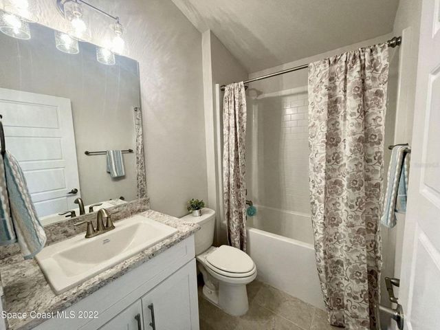 2190 NW 23RD LOOP, Ocala, FL 34475