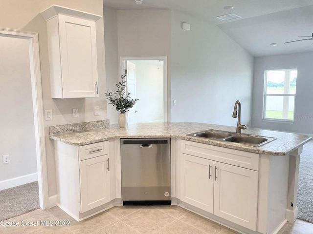 2190 NW 23RD LOOP, Ocala, FL 34475