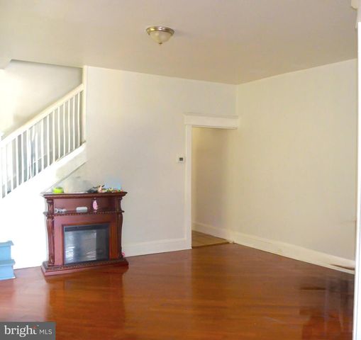 1521 HAMILTON AVE, Trenton, NJ 08629