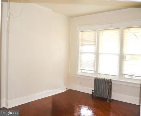 1521 HAMILTON AVE, Trenton, NJ 08629