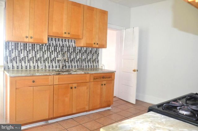 1521 HAMILTON AVE, Trenton, NJ 08629