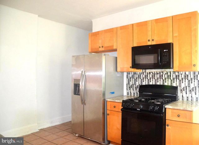 1521 HAMILTON AVE, Trenton, NJ 08629