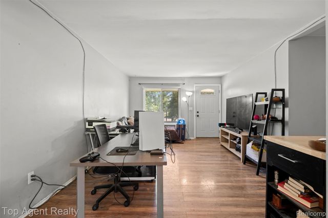 227 W Peterson Drive, Brighton, MI 48114