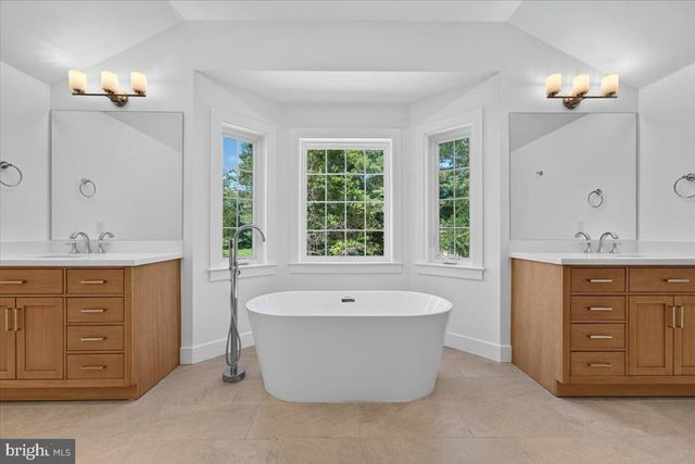 322 PENNINGTON ROCKY RD, Pennington, NJ 08534
