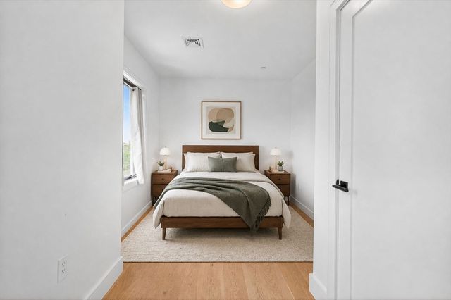 50 Leo M Birmingham 302, Boston, MA 02135