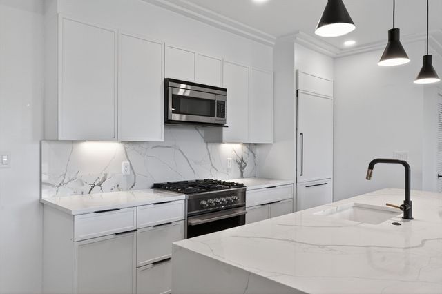 50 Leo M Birmingham 302, Boston, MA 02135