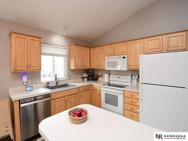 17106 Taylor Street, Omaha, NE 68116