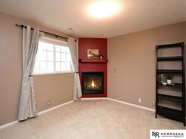 17106 Taylor Street, Omaha, NE 68116