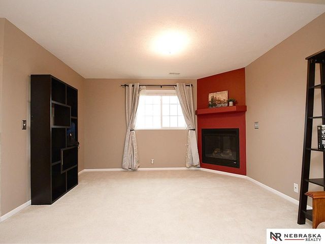 17106 Taylor Street, Omaha, NE 68116