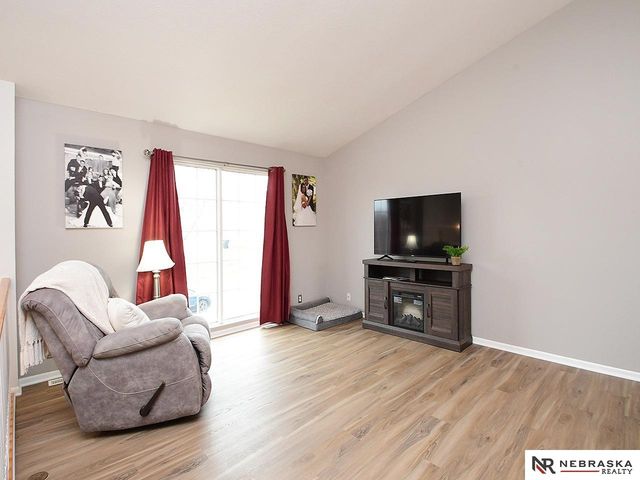 17106 Taylor Street, Omaha, NE 68116