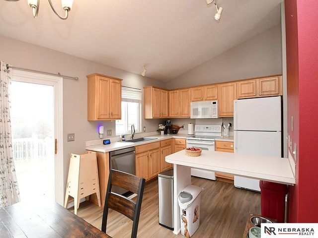 17106 Taylor Street, Omaha, NE 68116