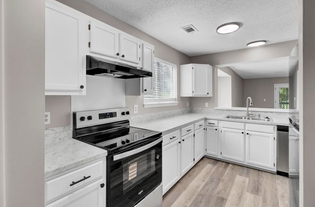 1530 Fort Johnson Road 1e, Charleston, SC 29412