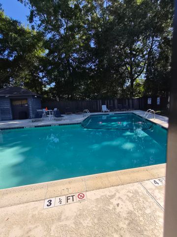 1530 Fort Johnson Road 1e, Charleston, SC 29412