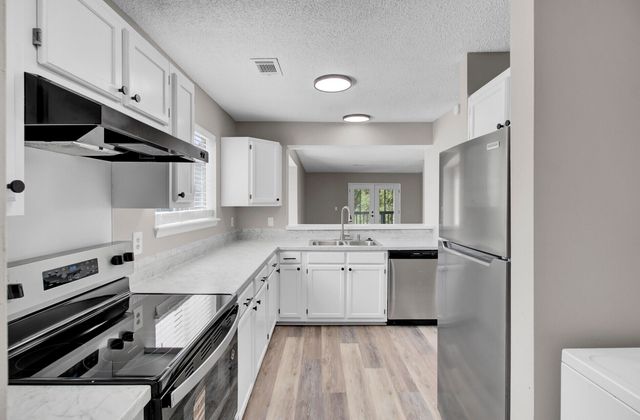 1530 Fort Johnson Road 1e, Charleston, SC 29412