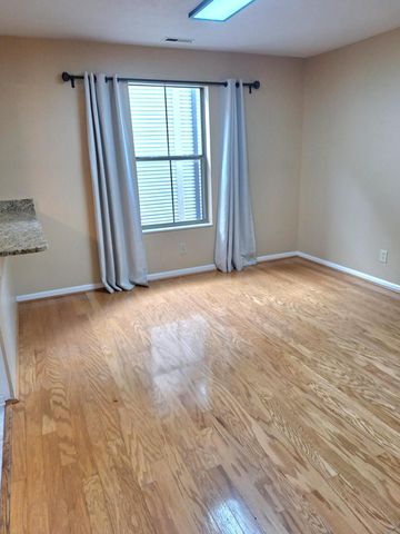 18 W Russell Street, Columbus, OH 43215