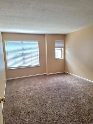 18 W Russell Street, Columbus, OH 43215