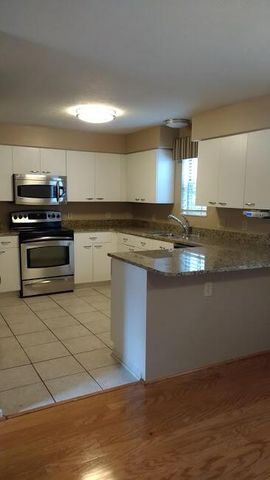 18 W Russell Street, Columbus, OH 43215