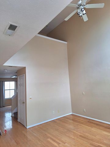 18 W Russell Street, Columbus, OH 43215