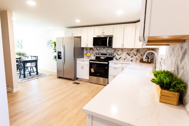 942 Hawkins - Cummins Road, Paris, KY 40361