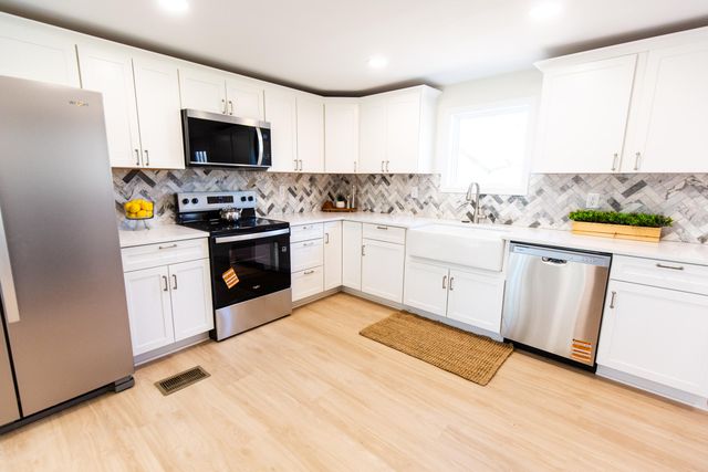 942 Hawkins - Cummins Road, Paris, KY 40361