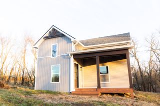 942 Hawkins - Cummins Road, Paris, KY 40361