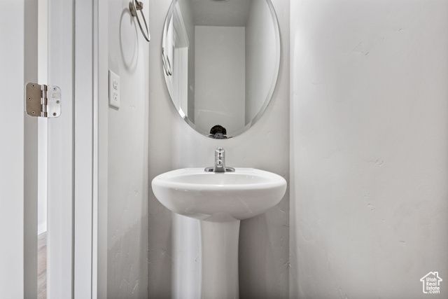 312 W SAPPHIRE DR, Tooele, UT 84074