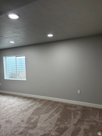 312 W SAPPHIRE DR, Tooele, UT 84074