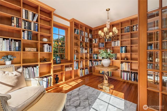 8916 Ferncliff Avenue NE, Bainbridge Island, WA 98110