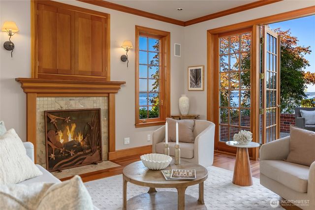 8916 Ferncliff Avenue NE, Bainbridge Island, WA 98110