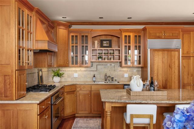 8916 Ferncliff Avenue NE, Bainbridge Island, WA 98110