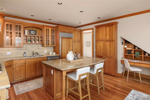 8916 Ferncliff Avenue NE, Bainbridge Island, WA 98110
